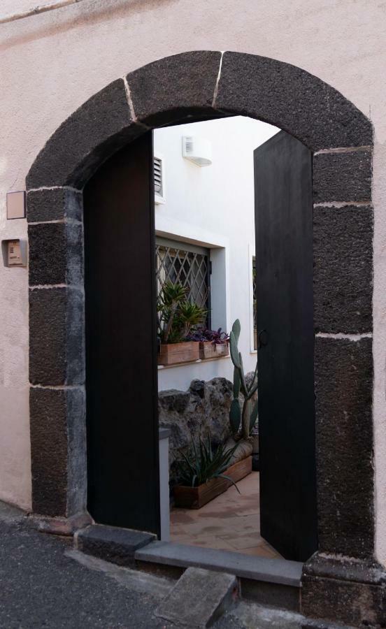 Le Casette Nel Borgo Hotel Acireale Exterior photo