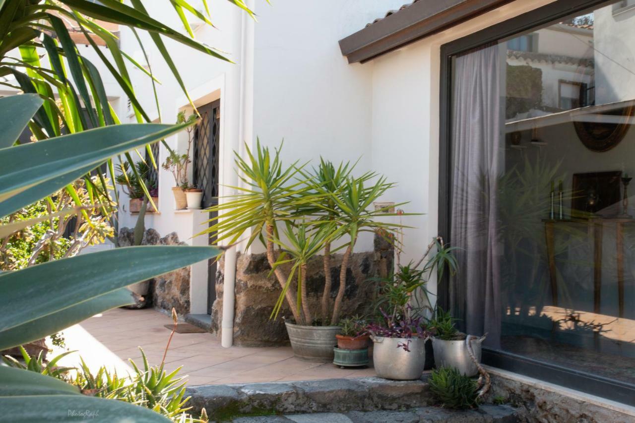 Le Casette Nel Borgo Hotel Acireale Exterior photo